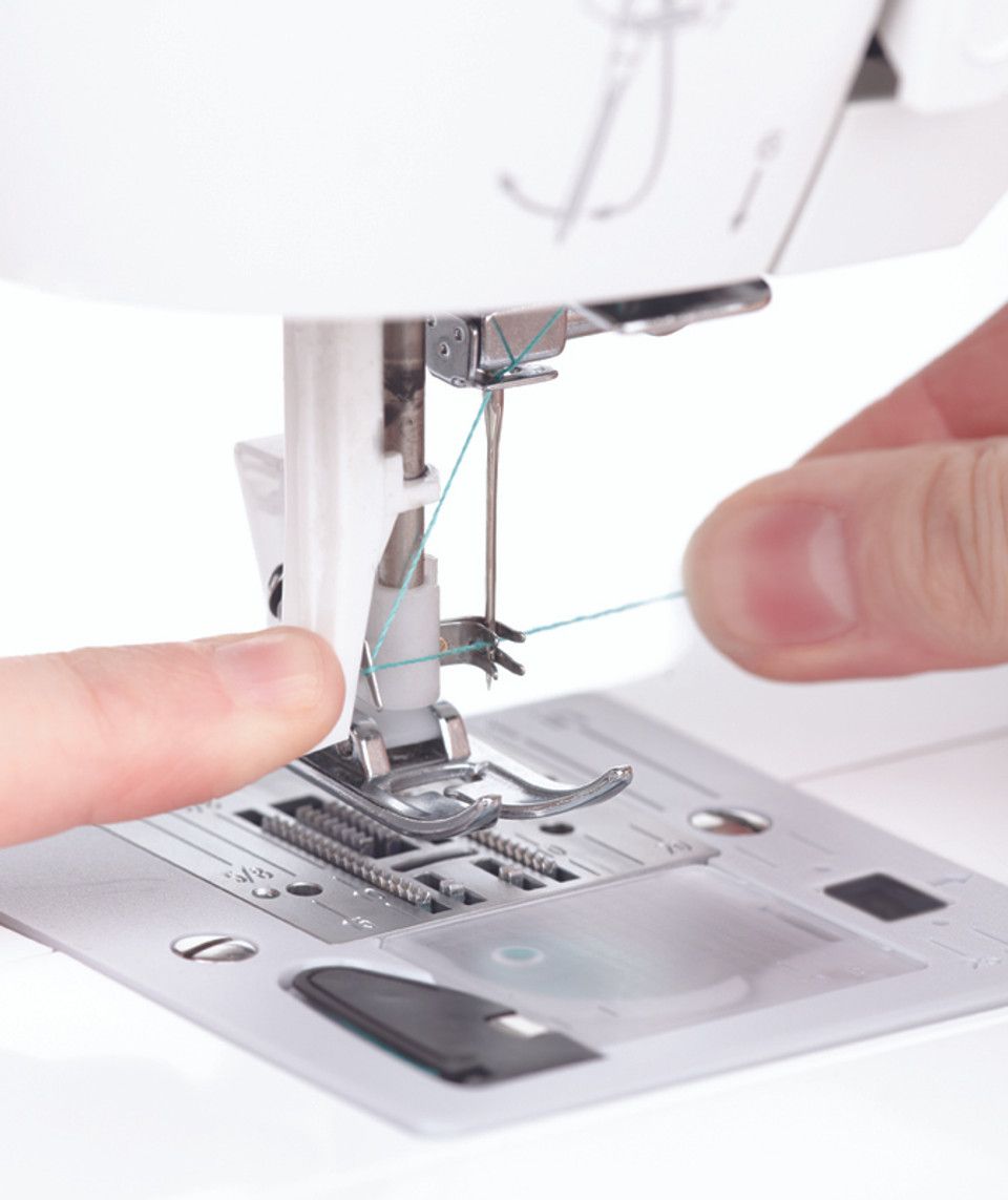 SINGER Fashion Mate 3333 Beginner Sewing Machine view 3